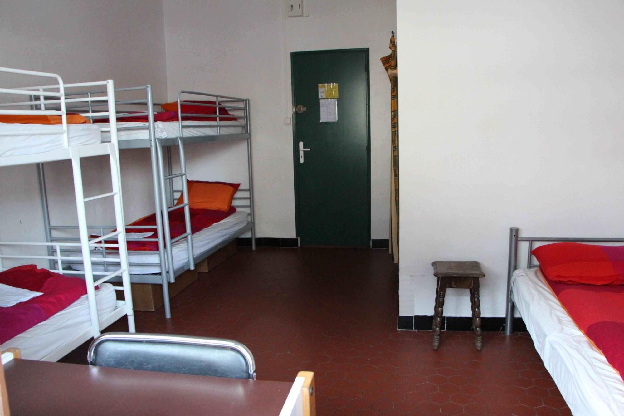 Le Pourquoi Pas Hostel Saint-Lary-Soulan Szoba fotó
