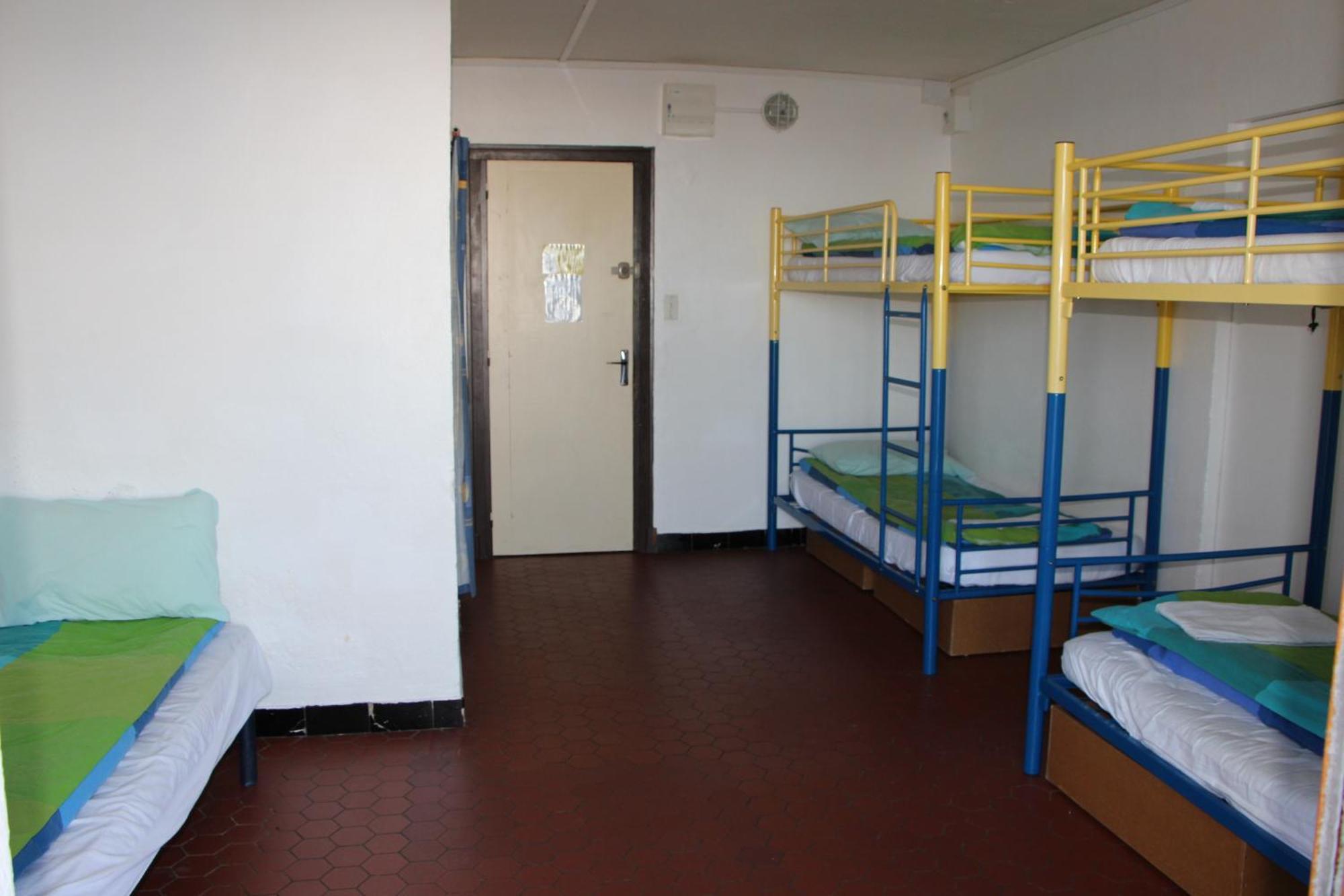 Le Pourquoi Pas Hostel Saint-Lary-Soulan Szoba fotó
